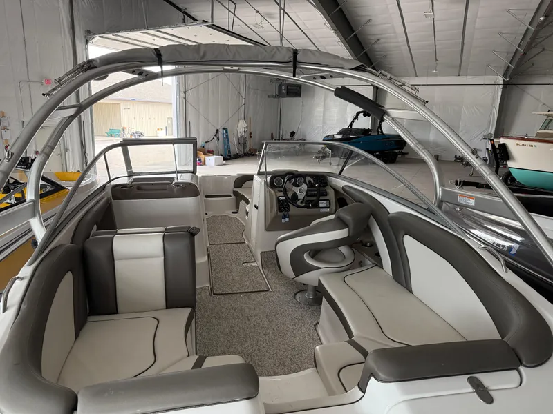 Slide: The Image of Yamaha 242 Limited S 2012 - 7