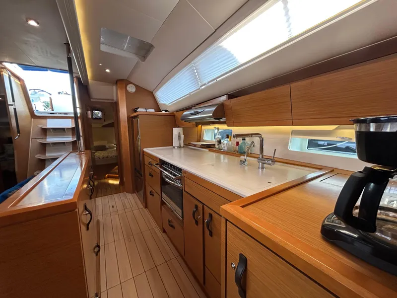 Slide: The Image of Jeanneau 54 2017 - 12