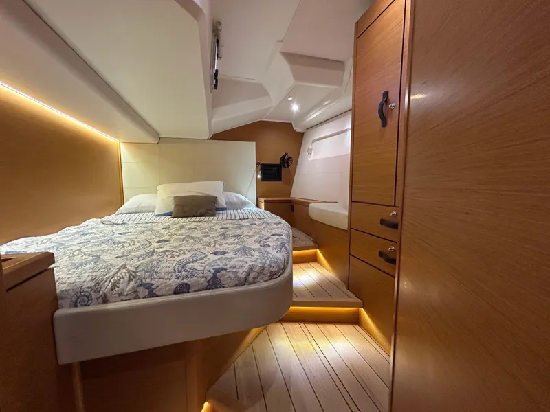 Slide: The Image of Jeanneau 54 2017 - 19