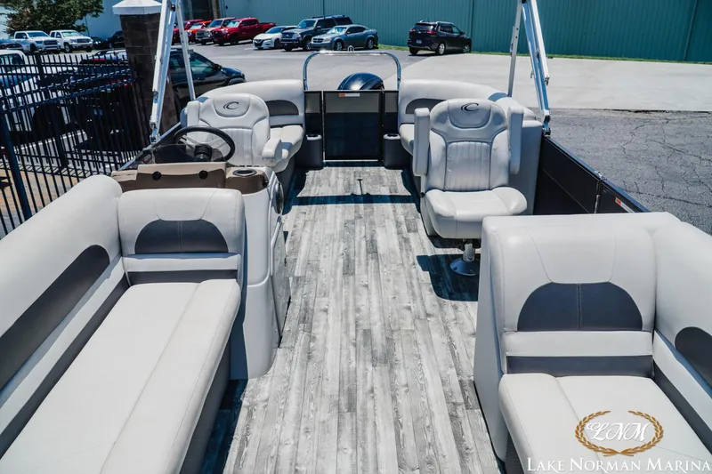 Slide: The Image of Crest 220 SLC-D 2018 - 12