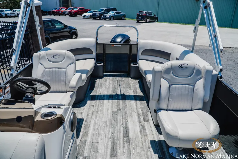 Slide: The Image of Crest 220 SLC-D 2018 - 15