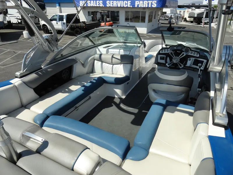 Slide: The Image of MasterCraft X-10 2013 - 15