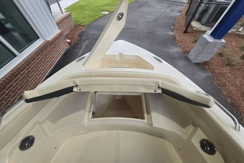Slide: The Image of Scout 188 Sportfish 2026 - 10