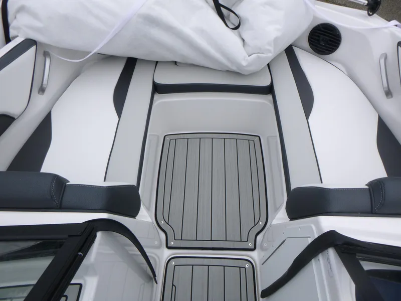 Slide: The Image of 2025 Yamaha Boats 195S interior with sleek seating and modern design. - 9