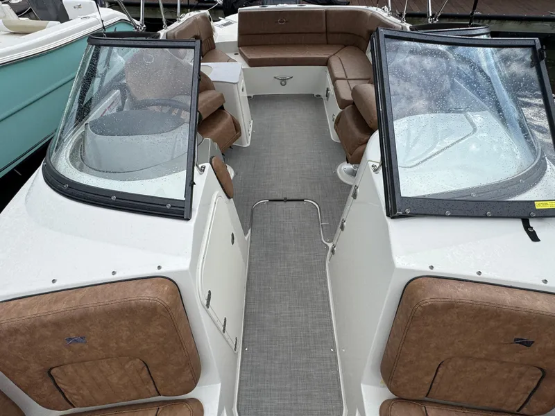 Slide: The Image of Stingray 231 DC 2021 - 16