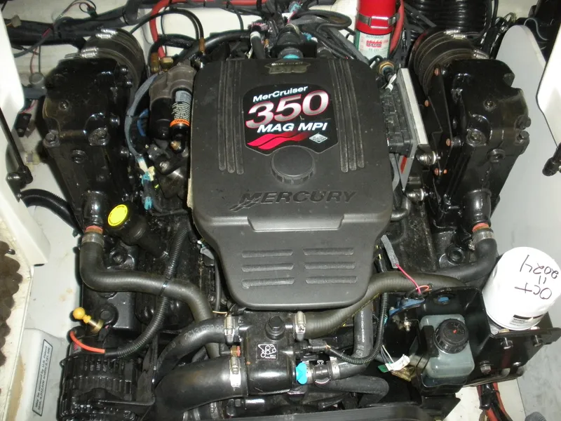 Slide: The Image of Engine of a 2007 Sea Ray 220 Sundeck with MerCruiser 350 MAG MPI. - 31