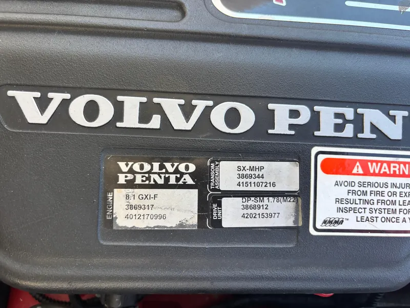 Slide: The Image of Volvo Penta engine label on 2006 Regal Commodore 3560 IO boat. - 25