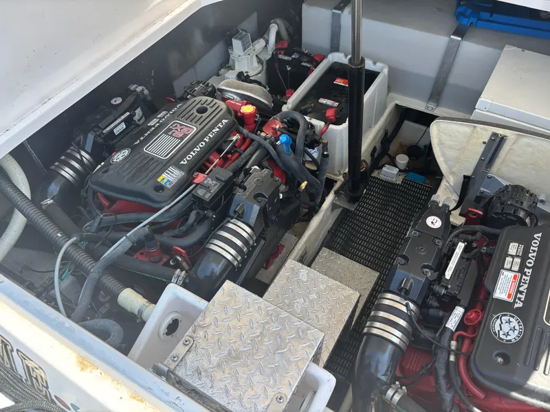 Slide: The Image of Engine compartment of 2006 Regal Commodore 3560 IO with Volvo Penta engines. - 30