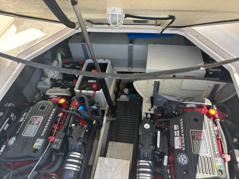 Slide: The Image of Engine compartment of 2006 Regal Commodore 3560 IO with Volvo Penta engines. - 31