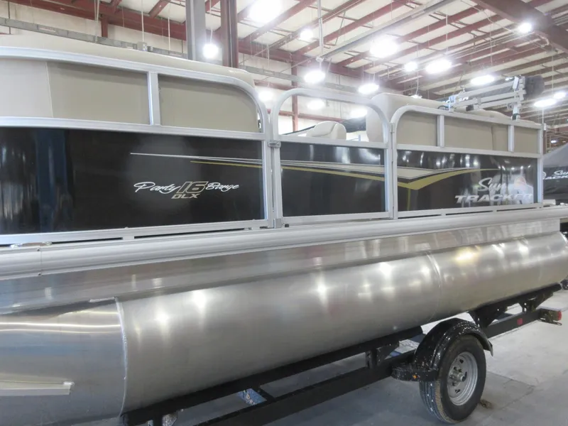 Slide: The Image of Sun Tracker Bass Buggy 16 XL Select 2024 - 2