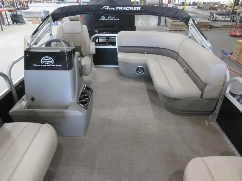 Slide: The Image of Sun Tracker Bass Buggy 16 XL Select 2024 - 4