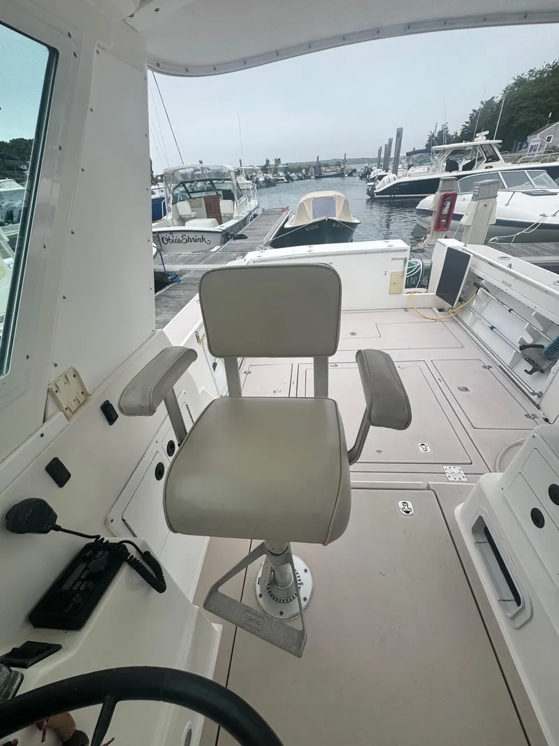 Slide: The Image of Albin 28 Flush Deck 2004 - 11