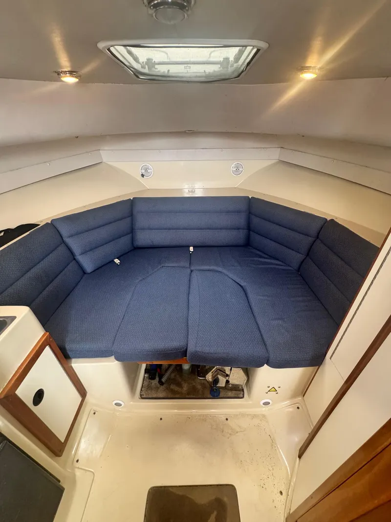 Slide: The Image of Albin 28 Flush Deck 2004 - 13