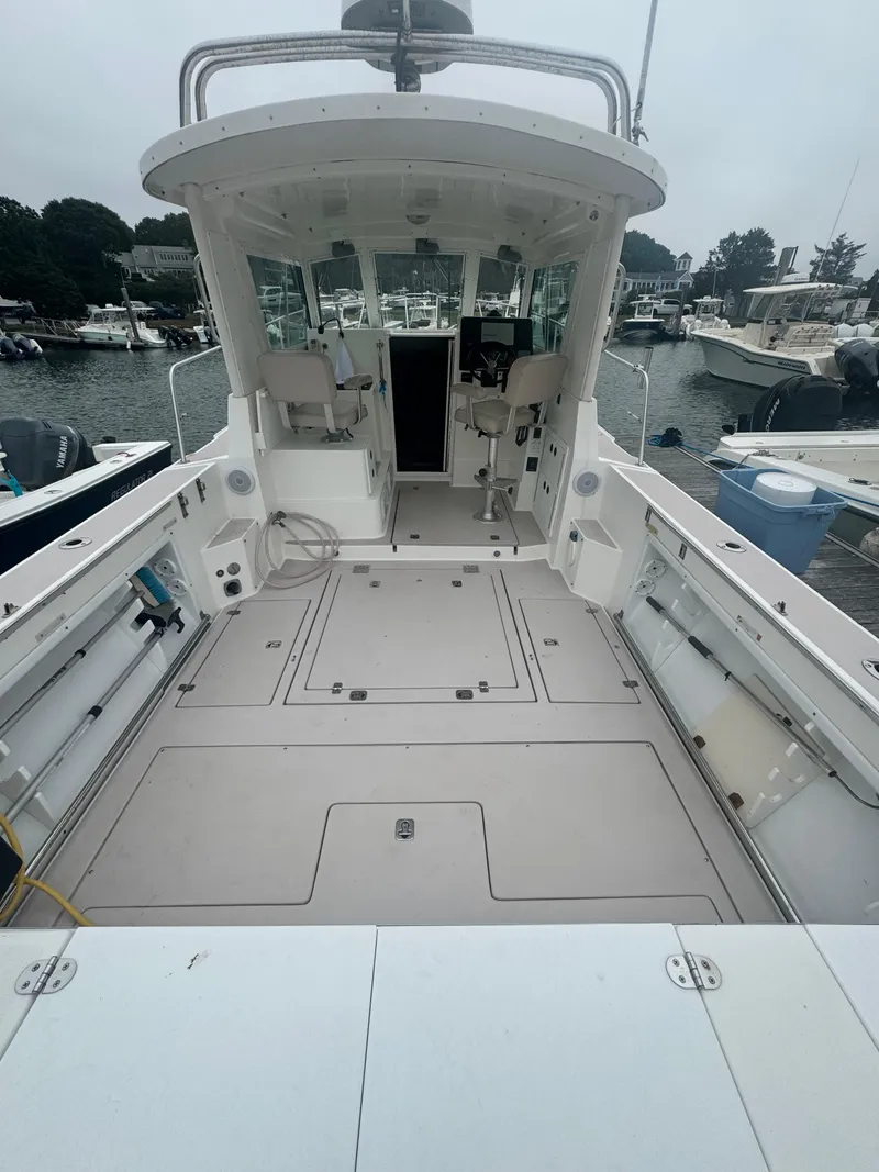 Slide: The Image of Albin 28 Flush Deck 2004 - 3