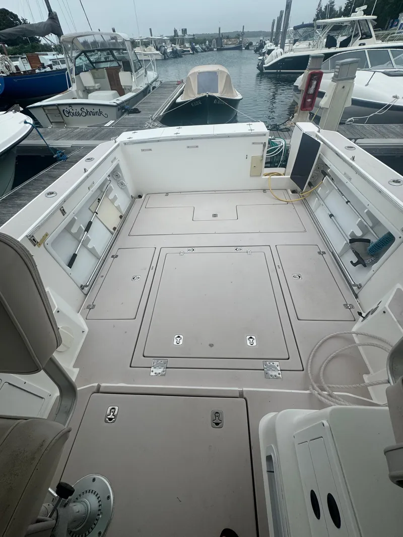 Slide: The Image of Albin 28 Flush Deck 2004 - 4