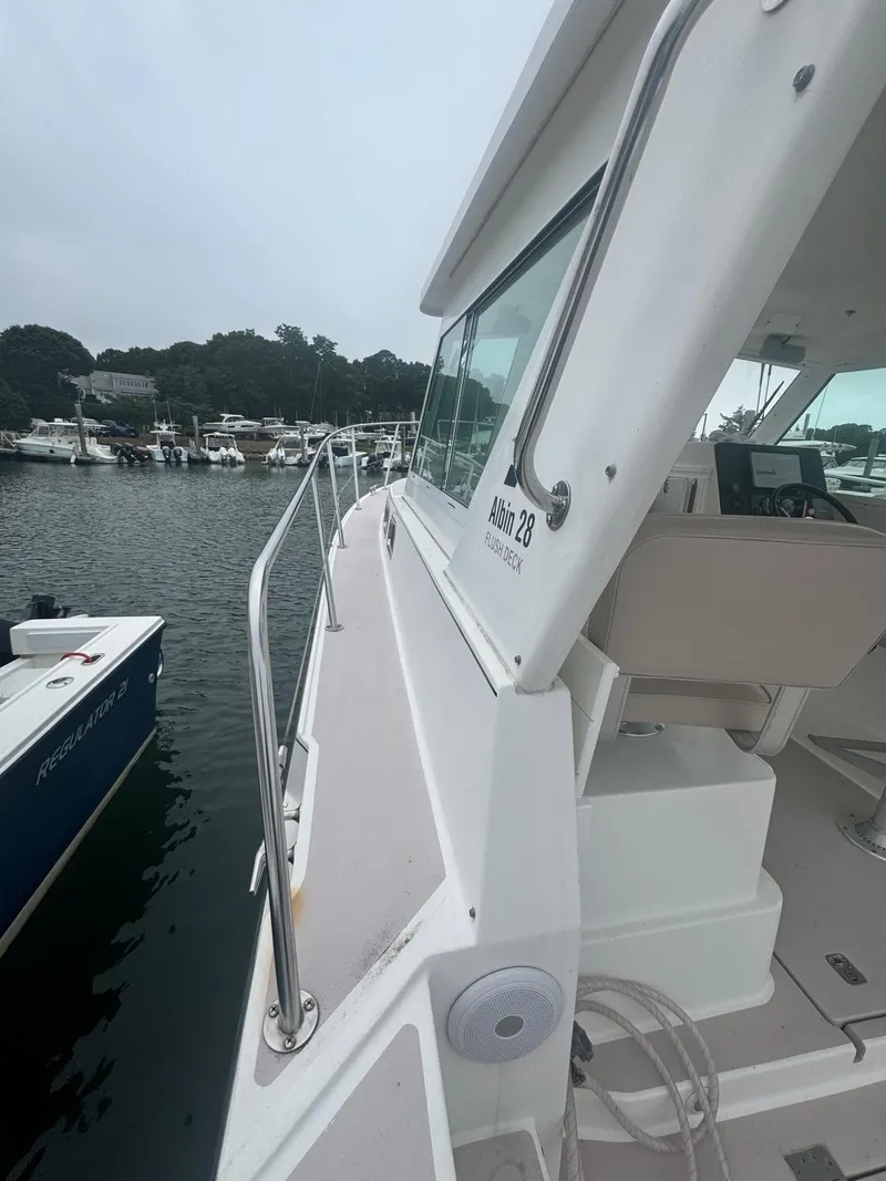 Slide: The Image of Albin 28 Flush Deck 2004 - 6