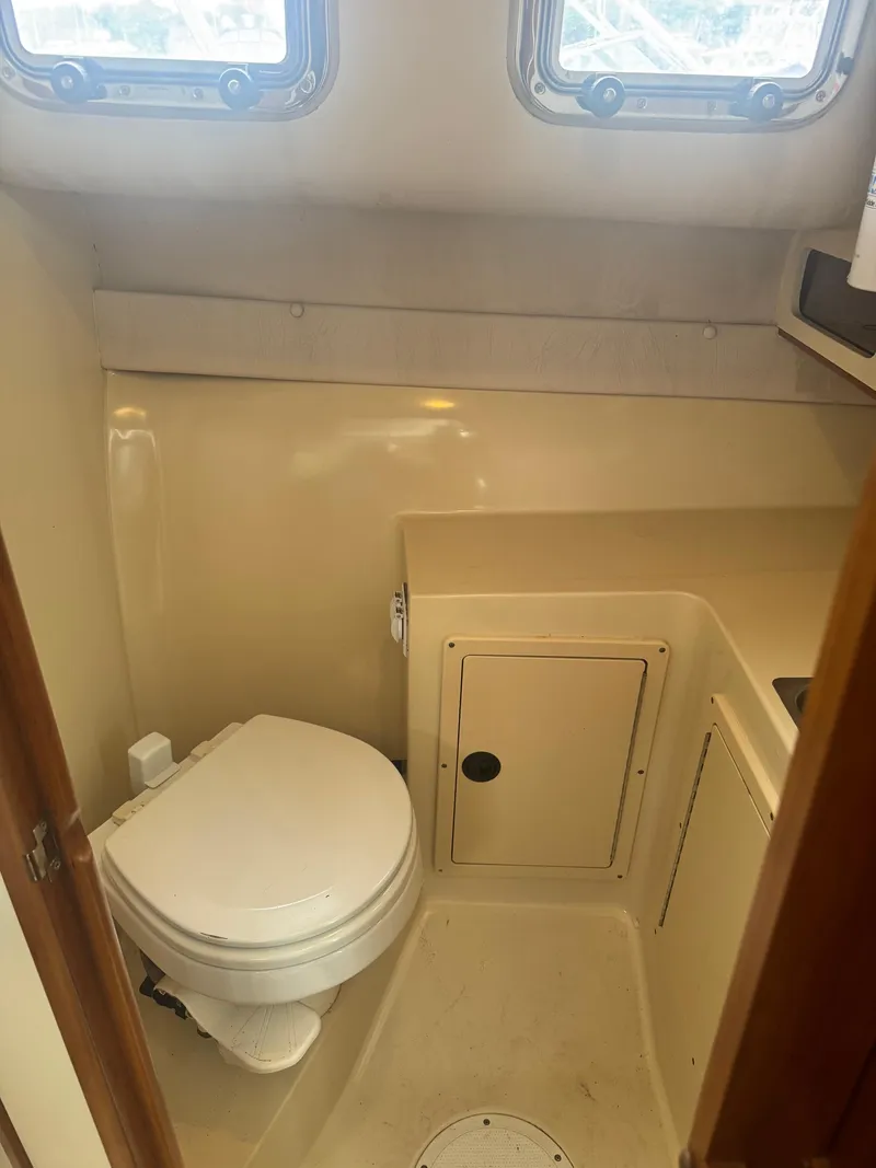 Slide: The Image of Albin 28 Flush Deck 2004 - 7