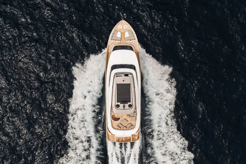 Slide: The Image of Azimut Magellano 25M 2026 - 5