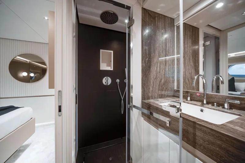 Slide: The Image of Azimut Magellano 25M 2026 - 66