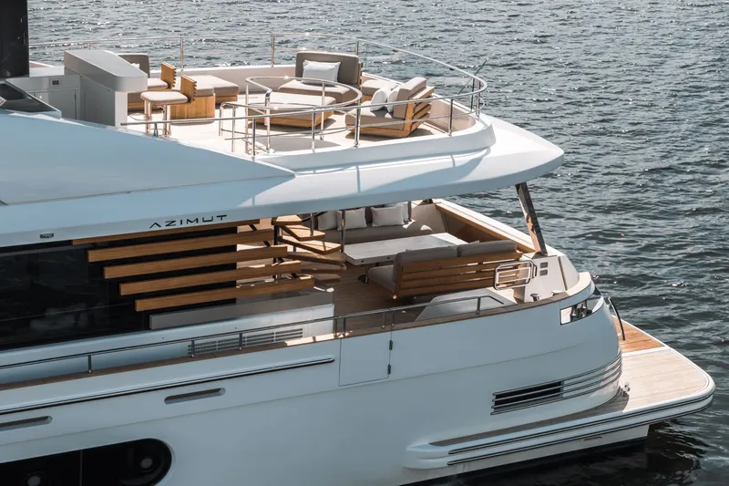 Slide: The Image of Azimut Magellano 25M 2026 - 8