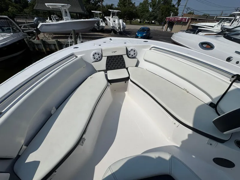 Slide: The Image of Tidewater 220 LXF 2023 - 15