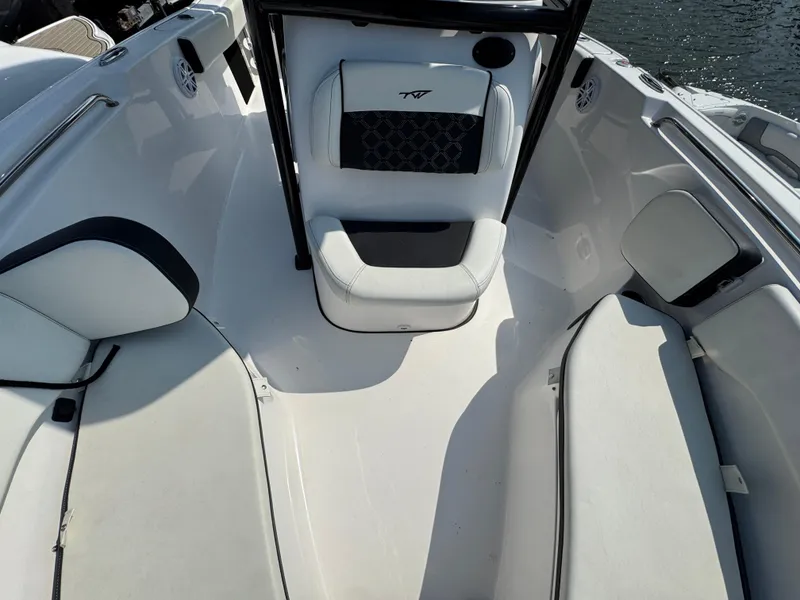 Slide: The Image of Tidewater 220 LXF 2023 - 17