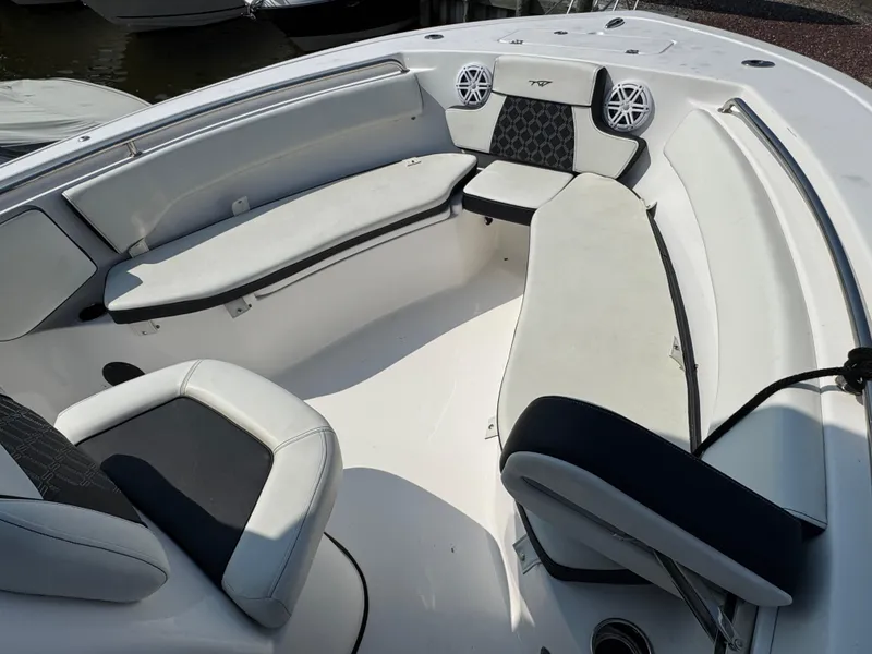 Slide: The Image of Tidewater 220 LXF 2023 - 20