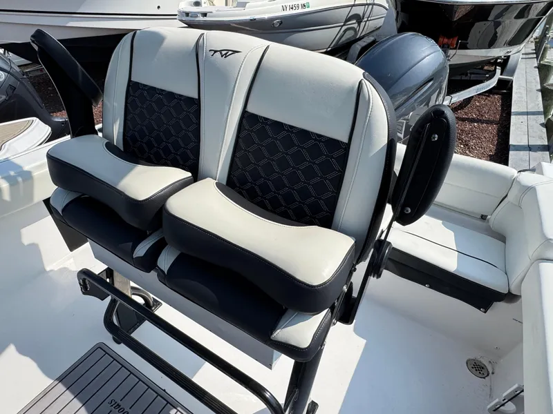 Slide: The Image of Tidewater 220 LXF 2023 - 4