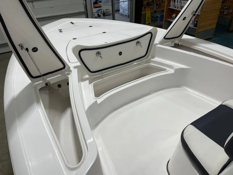 Slide: The Image of Tidewater 2410BM 2025 - 23