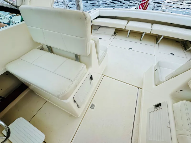 Slide: The Image of Tiara 3100 1986 - 6