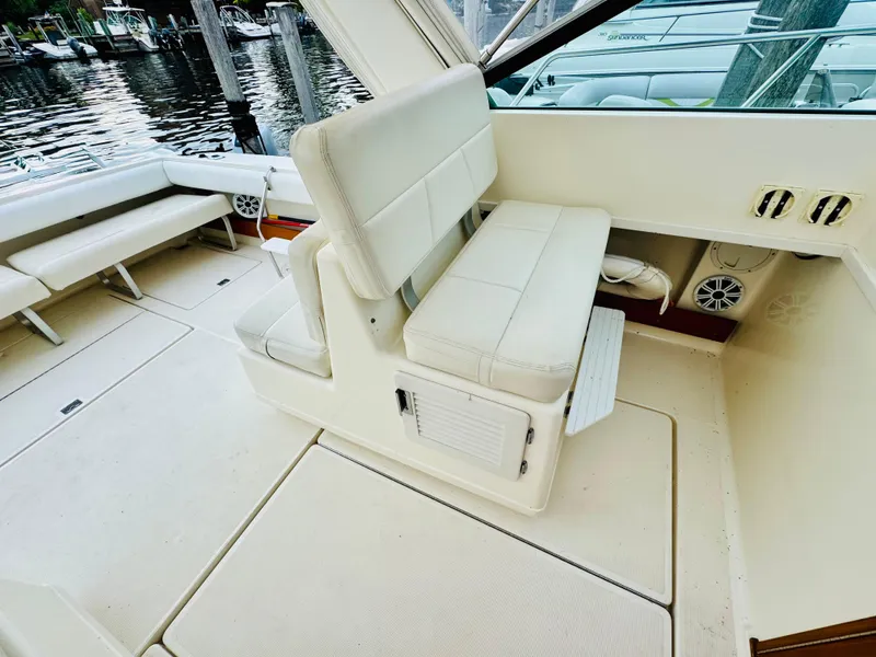 Slide: The Image of Tiara 3100 1986 - 7