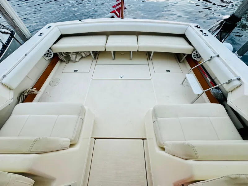 Slide: The Image of Tiara 3100 1986 - 8