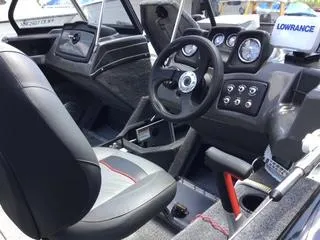 Slide: The Image of Bass Tracker PRO GUIDE V-165 WT 2021 - 2