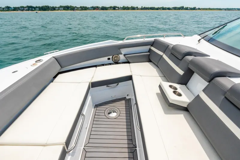 Slide: The Image of Cruisers 38 GLS OB 2021 - 17