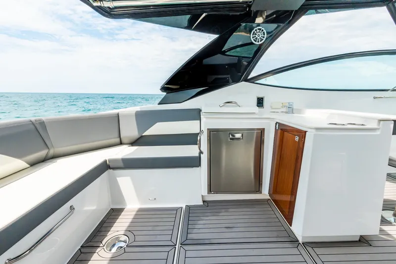 Slide: The Image of Cruisers 38 GLS OB 2021 - 22