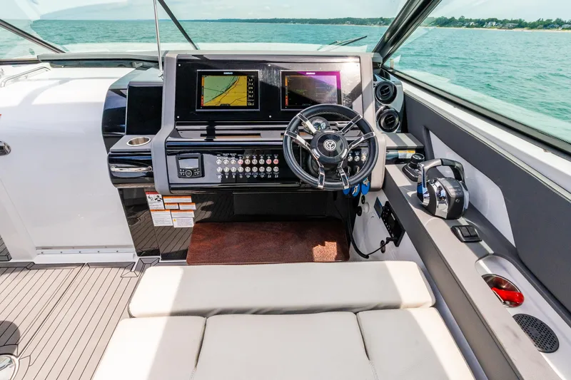 Slide: The Image of Cruisers 38 GLS OB 2021 - 29