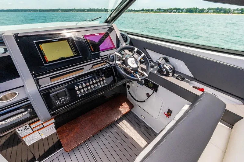 Slide: The Image of Cruisers 38 GLS OB 2021 - 30