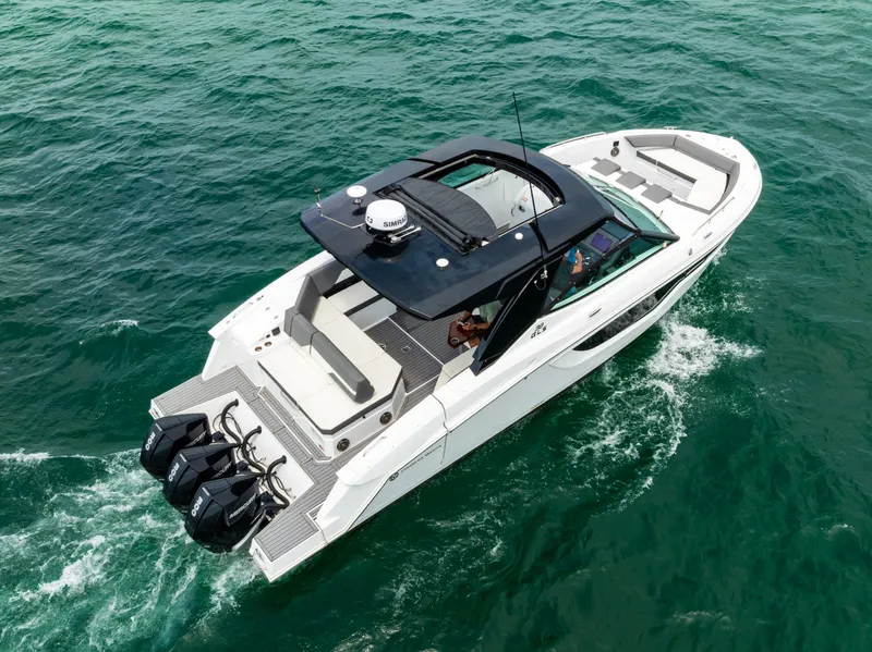 Slide: The Image of Cruisers Yachts 38 GLS OB 2021 - 12