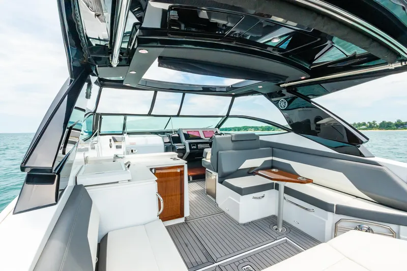 Slide: The Image of Cruisers Yachts 38 GLS OB 2021 - 20