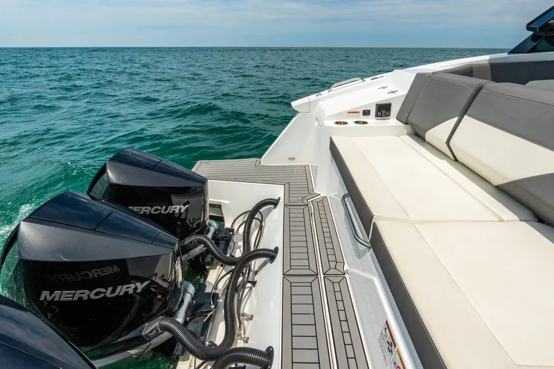 Slide: The Image of Cruisers Yachts 38 GLS OB 2021 - 36