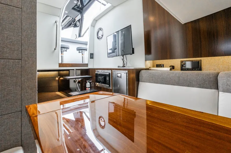 Slide: The Image of Cruisers Yachts 38 GLS OB 2021 - 37