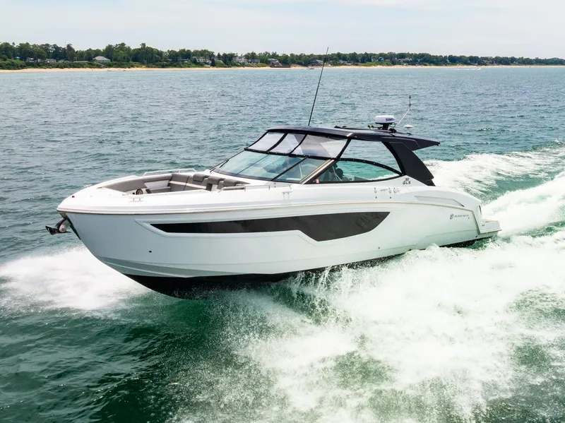 Slide: The Image of Cruisers Yachts 38 GLS OB 2021 - 4