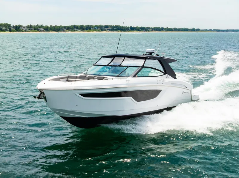Slide: The Image of Cruisers Yachts 38 GLS OB 2021 - 5
