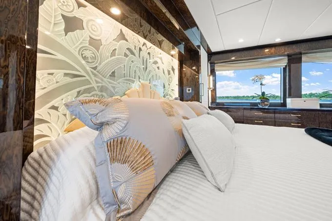 Slide: The Image of Headboard Detail - 25