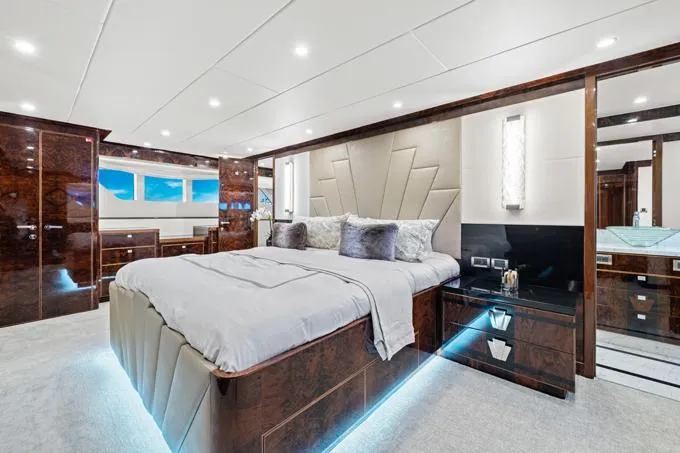 Slide: The Image of Lower Deck Master - 34