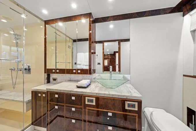 Slide: The Image of Port Side Head - 37