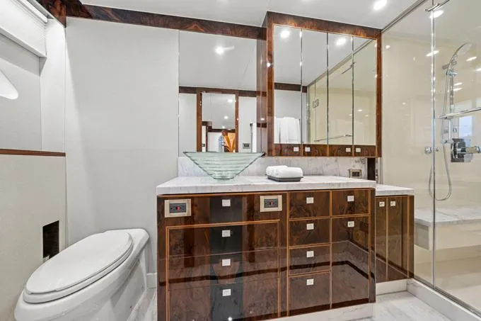 Slide: The Image of Starboard Side Head - 39