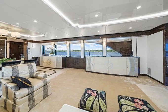 Slide: The Image of Salon to Stbd. - 5