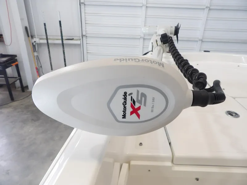 Slide: The Image of Bayliner Trophy 18 2022 - 10