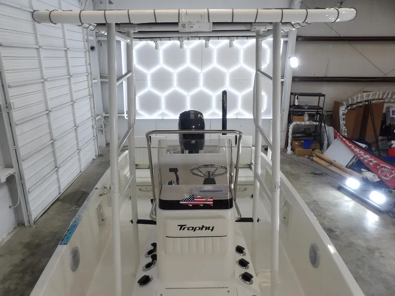 Slide: The Image of Bayliner Trophy 18 2022 - 12